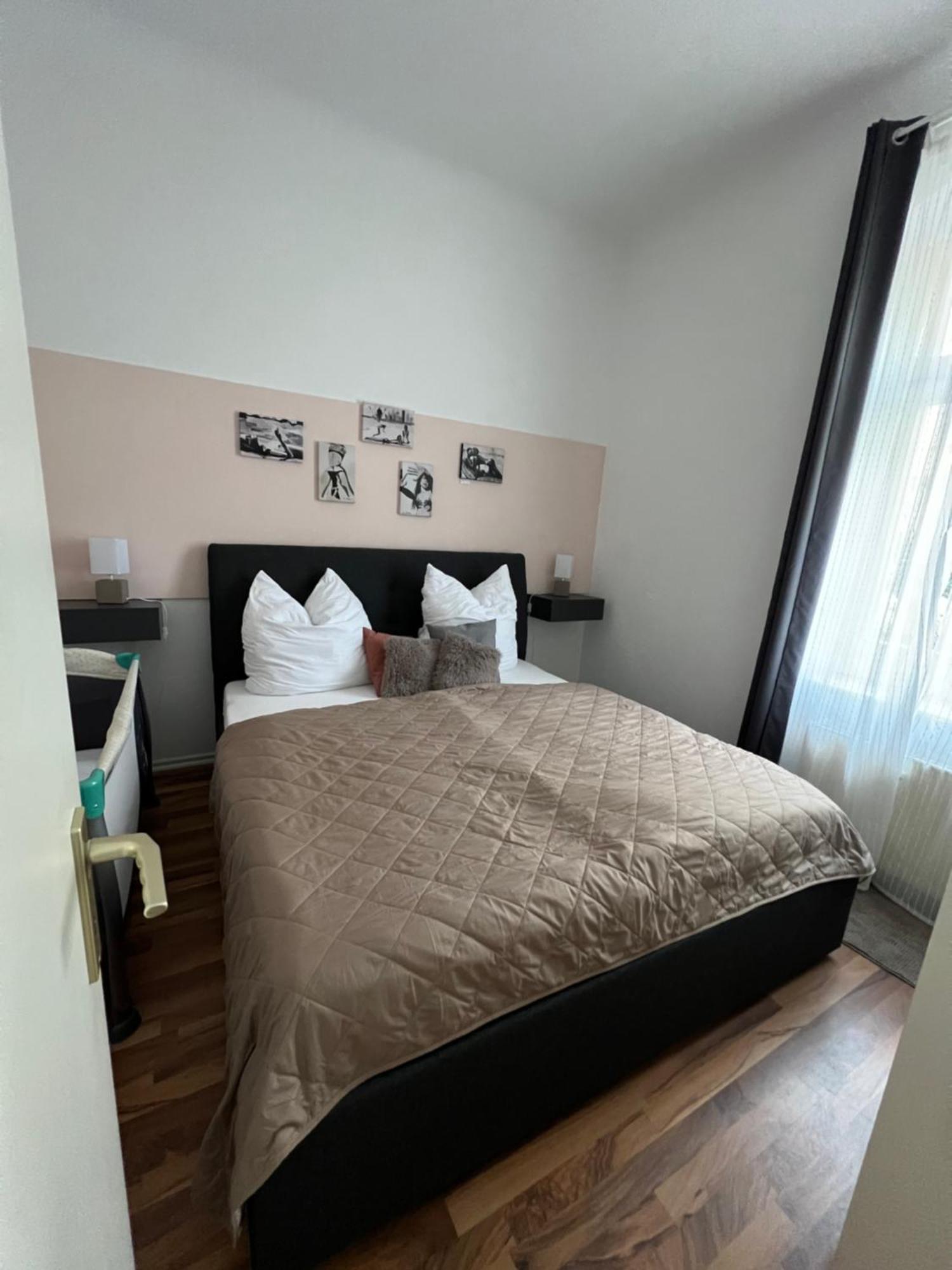 Charmante Ferienwohnung In Dresden Striesen - Frau Pie Appartement Exterior foto